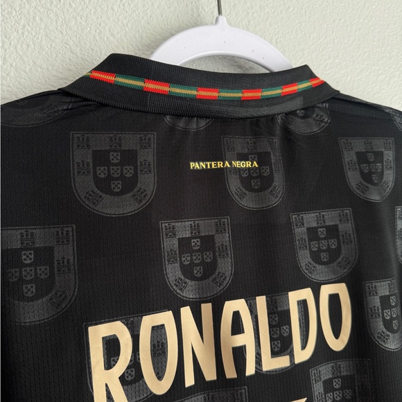 Portugal 2025 Ronaldo special edition jersey - Picture 6 of 6